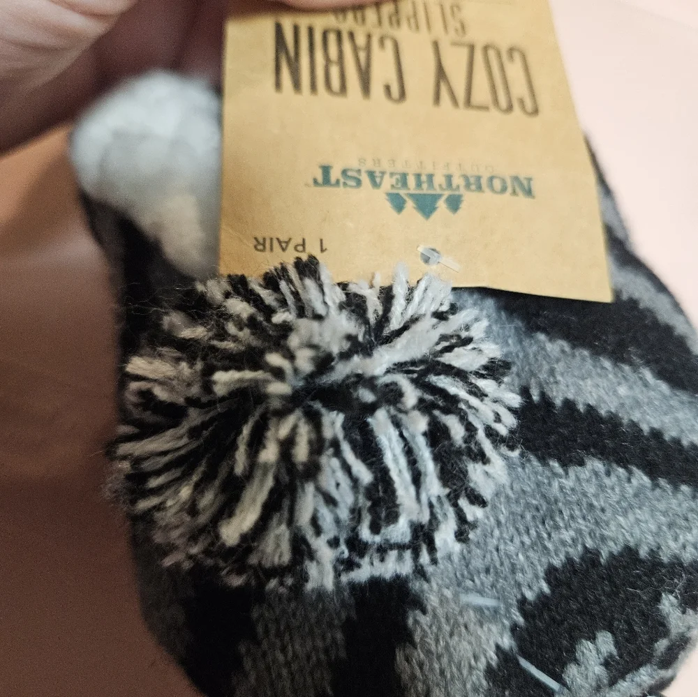 Northeast Outfitters Youth Cozy Cabin Zebra Print Slipper Socks: NWT: SIZE 10K-4